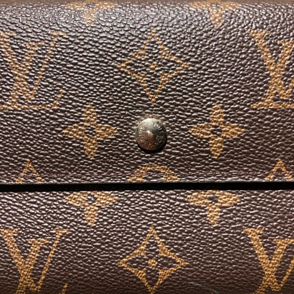 Authentic Vintage Louis Vuitton Wallet - Picture 2 of 4